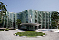 国立新美術館